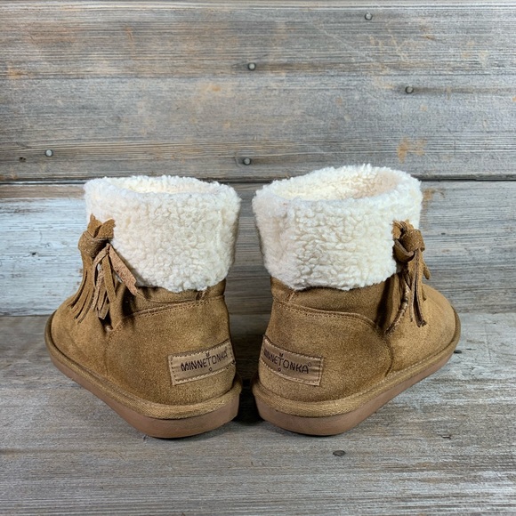 Minnetonka Faux Fur & Suede Side Fringe Boots - Picture 5 of 8